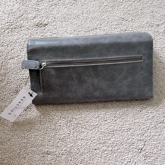 Kenneth Cole Reaction Trifold Elongated Clutch Wallet - Picture 8 of 8